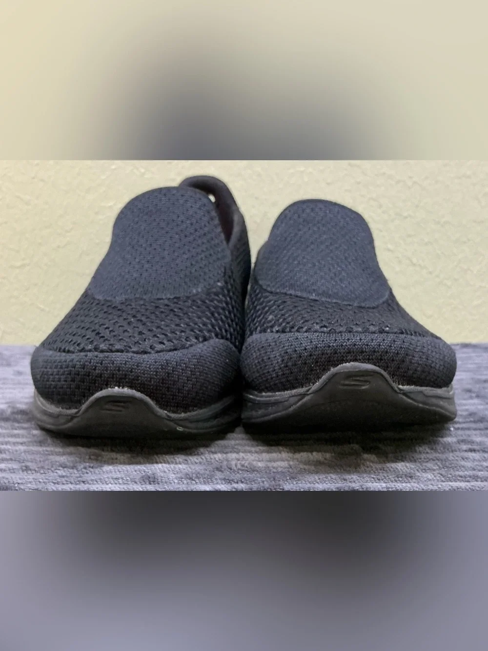 Skechers Go Walk 4 Women Size 9.5 Black Pink Slip On Shoes Goga Max 5Gen Cushion